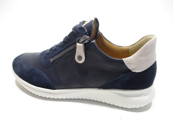 Alternative view of Breeze 1